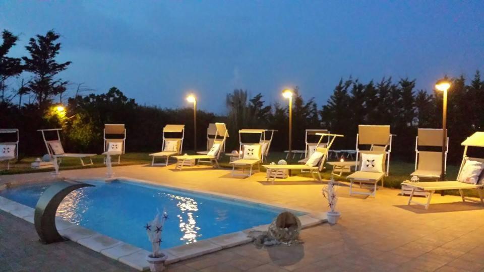 Hotel Oasi Degli Angeli Zapponeta Exterior foto